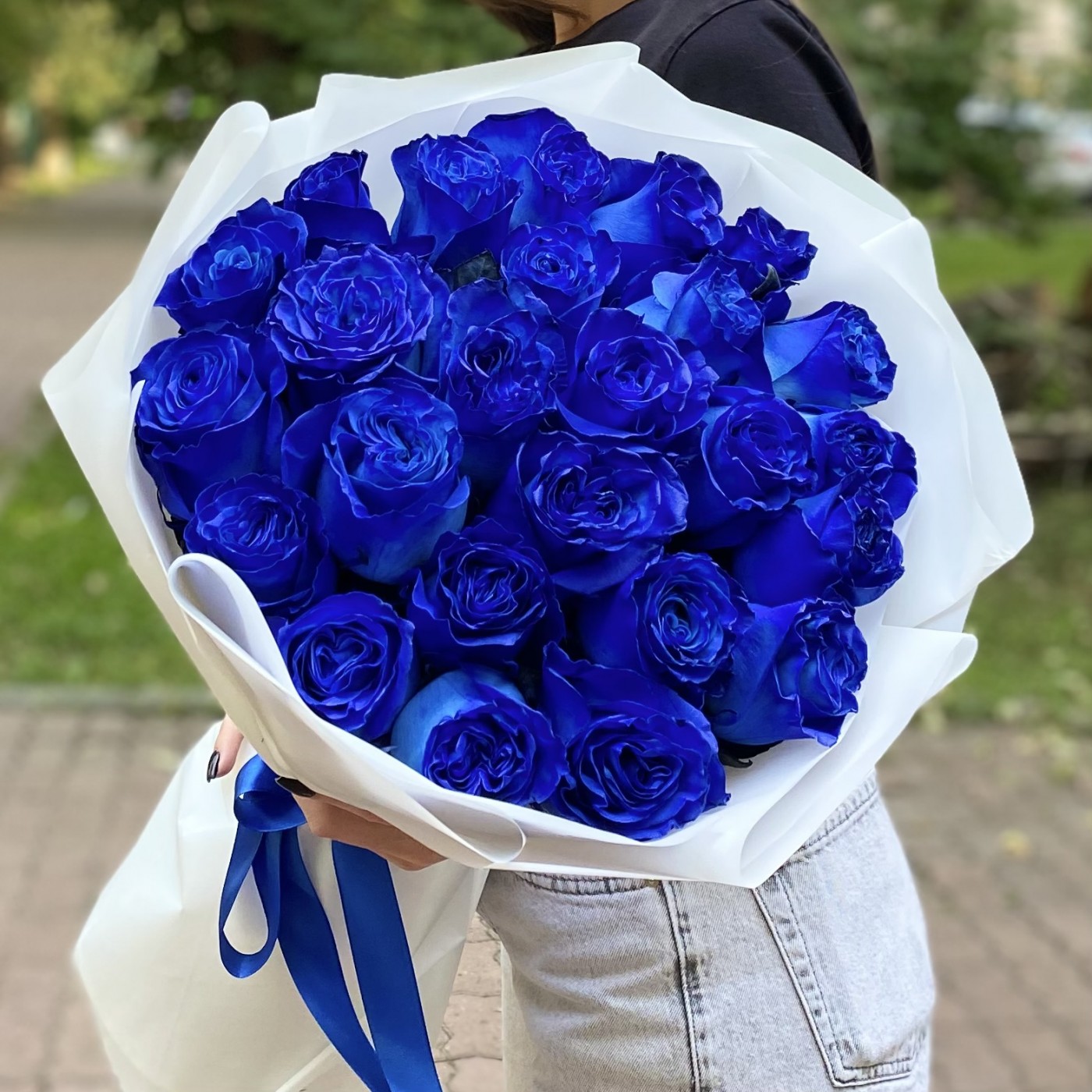 Букет из 25 синих роз